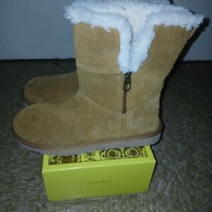 Size 8 Koolaburra womens boots